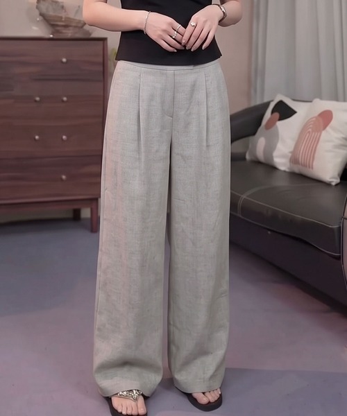 BLoomMe(ブルームミー)の「上品な抜け感で着こなす、ハイウエストタックワイドパンツ(スラックス・レディース・ホワイト/グレー/ブラック/ネイビー・M)」の12枚目の写真