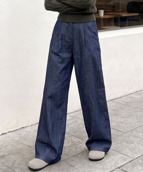 BLoomMe(ブルームミー)の「上品な抜け感で着こなす、ハイウエストタックワイドパンツ(スラックス・レディース・ホワイト/グレー/ブラック/ネイビー・M)」の14枚目の写真