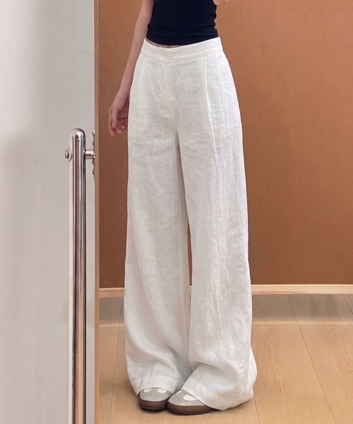 BLoomMe(ブルームミー)の「上品な抜け感で着こなす、ハイウエストタックワイドパンツ(スラックス・レディース・ホワイト/グレー/ブラック/ネイビー・M)」の21枚目の写真
