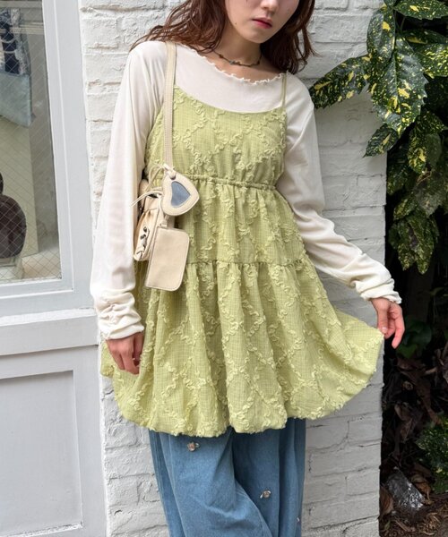w closet（ダブルクローゼット）の「【体型カバー/着回し◎】フリルレースミニキャミOP（ワンピース・レディース・ブルー/グリーン/アイボリー/ブラック・FREE）」の3枚目の写真