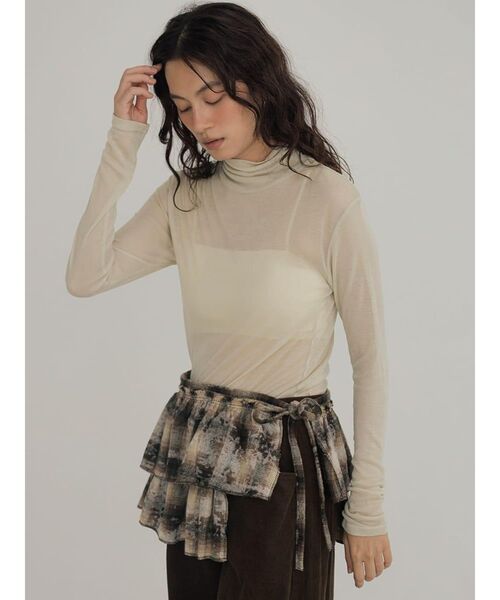 FIKA.(フィーカ)の「Sheer turtleneck cut-sew(Tシャツ/カットソー・レディース・ブルー/アイボリー/カーキ/ブラウン/ブラック/ベージュ・MEDIUM)」の4枚目の写真