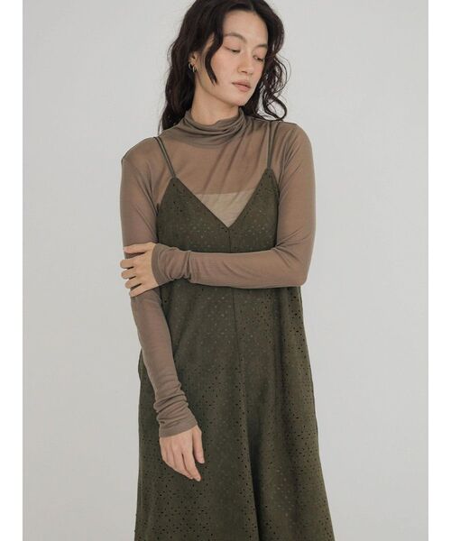 FIKA.(フィーカ)の「Sheer turtleneck cut-sew(Tシャツ/カットソー・レディース・ブルー/アイボリー/カーキ/ブラウン/ブラック/ベージュ・MEDIUM)」の3枚目の写真