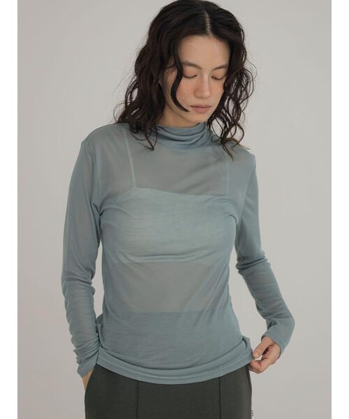 FIKA.(フィーカ)の「Sheer turtleneck cut-sew(Tシャツ/カットソー・レディース・ブルー/アイボリー/カーキ/ブラウン/ブラック/ベージュ・MEDIUM)」の6枚目の写真