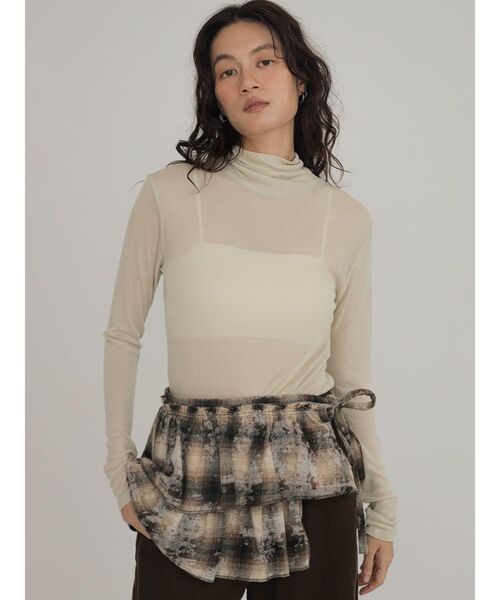 FIKA.(フィーカ)の「Sheer turtleneck cut-sew(Tシャツ/カットソー・レディース・ブルー/アイボリー/カーキ/ブラウン/ブラック/ベージュ・MEDIUM)」の18枚目の写真