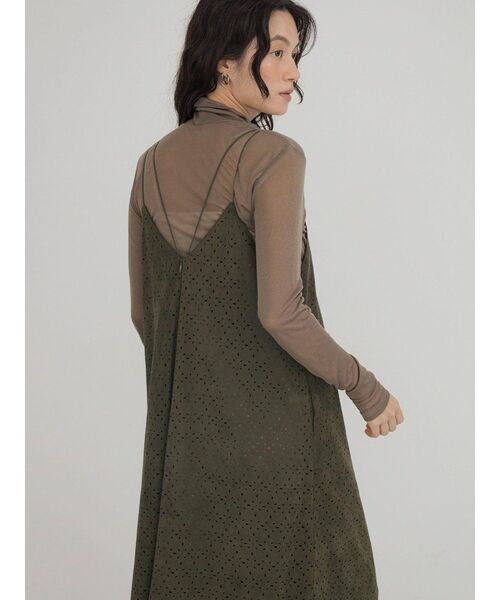 FIKA.(フィーカ)の「Sheer turtleneck cut-sew(Tシャツ/カットソー・レディース・ブルー/アイボリー/カーキ/ブラウン/ブラック/ベージュ・MEDIUM)」の22枚目の写真