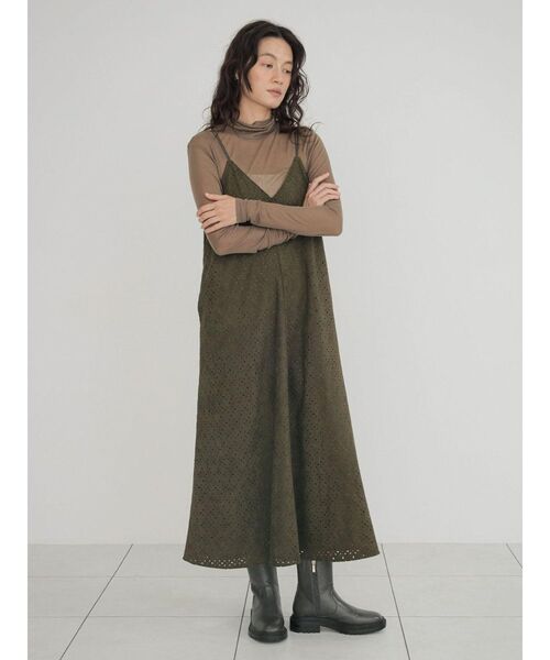 FIKA.(フィーカ)の「Sheer turtleneck cut-sew(Tシャツ/カットソー・レディース・ブルー/アイボリー/カーキ/ブラウン/ブラック/ベージュ・MEDIUM)」の15枚目の写真