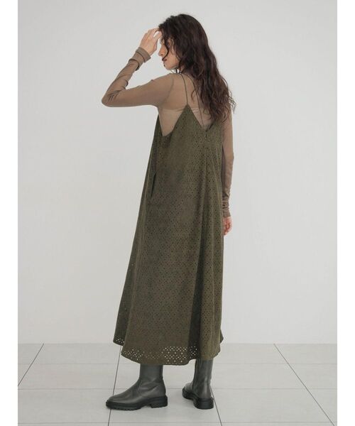FIKA.(フィーカ)の「Sheer turtleneck cut-sew(Tシャツ/カットソー・レディース・ブルー/アイボリー/カーキ/ブラウン/ブラック/ベージュ・MEDIUM)」の17枚目の写真