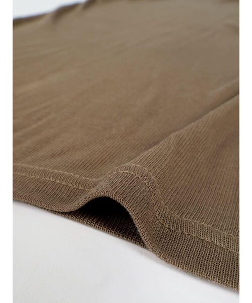 FIKA.(フィーカ)の「Sheer turtleneck cut-sew(Tシャツ/カットソー・レディース・ブルー/アイボリー/カーキ/ブラウン/ブラック/ベージュ・MEDIUM)」の13枚目の写真