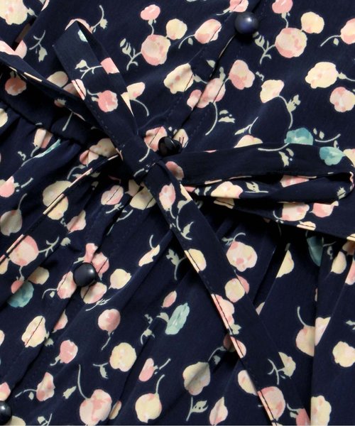 apres les cours（アプレレクール）の「花柄シャツワンピース（ワンピース・キッズ・オフホワイト/ネイビー・140/110/130/90/80/100/120）」の5枚目の写真