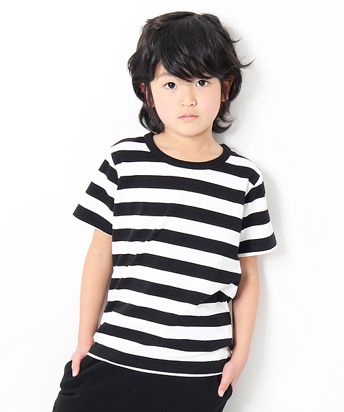 devirock(デビロック)の「先染めボーダークルーネック半袖Tシャツ カットソー(Tシャツ/カットソー・キッズ・チャコール/トリコロール/ブラック/レッド/ネイビー/レッド系その他・100cm/150cm/130cm/120cm/160cm/110cm/140cm)」の2枚目の写真