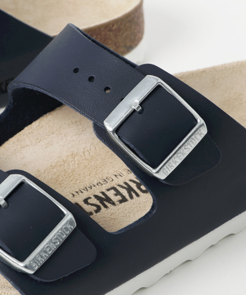 BIRKENSTOCK(ビルケンシュトック)の「■日本限定モデル■BIRKENSTOCK アリゾナ / ARIZONA (WOMEN)(サンダル・レディース・ネイビー・36/37/38)」の4枚目の写真