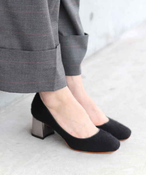 Carlie e felice(カーリーエフェリーチェ)の「【MADE IN JAPAN】【安心の日本製】スクエアトゥチャンキーヒールパンプス【Carlie e felice/カーリーエフェリーチェ】(パンプス・レディース・ブルー/ブラック/カーキ/ブラウン・22.5cm/24.0cm/24.5cm/23.0cm/23.5cm)」の2枚目の写真