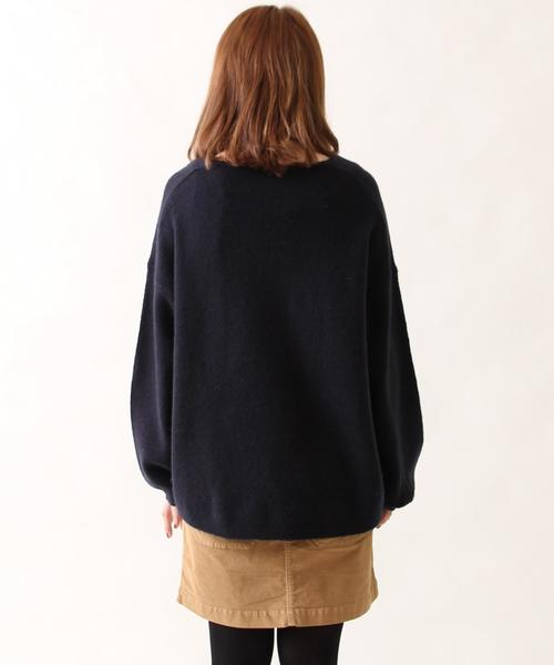 coen（コーエン）の「【WEB限定・復刻】ボリュームスリーブVネックプルオーバーニット（ニット/セーター・レディース・ライトグレー/ネイビー・FREE）」の15枚目の写真