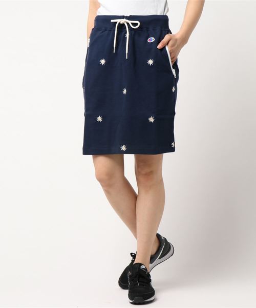 Champion（チャンピオン）の「【Champion/チャンピオン】レディース スウェットスカート（スカート・レディース・オフホワイト/ネイビー/グレー・MEDIUM/LARGE）」の3枚目の写真