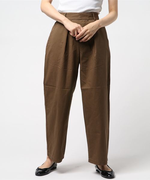 LBC（エルビーシー）の「コットンワイドチノタックパンツ（その他パンツ・レディース・ネイビー/ベージュ/ブラウン・M/L）」の6枚目の写真