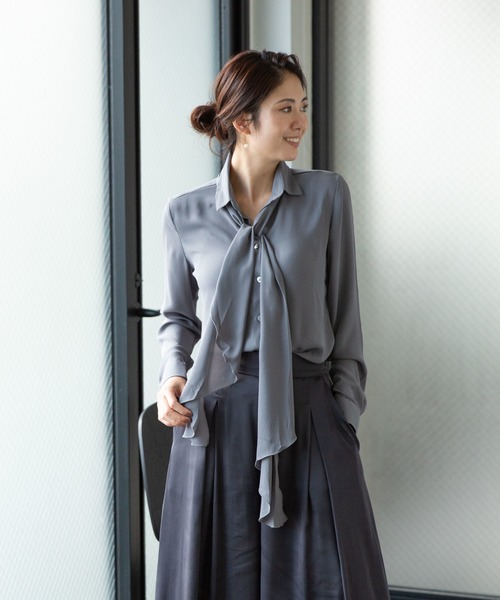 NARACAMICIE（ナラカミーチェ）の「ジョーセットリボン付長袖シャツ（シャツ/ブラウス・レディース・ネイビー/グレー・SMALL/LARGE/MEDIUM）」の21枚目の写真