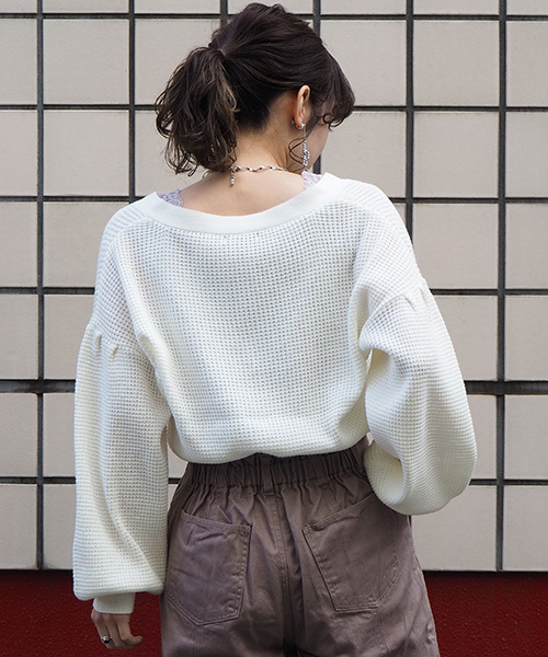 tiptop（ティップトップ）の「ワッフル編みVネックカーディガン（カーディガン/ボレロ・レディース・オフホワイト/ベージュ/グレイッシュベージュ/ラベンダー・FREE）」の7枚目の写真