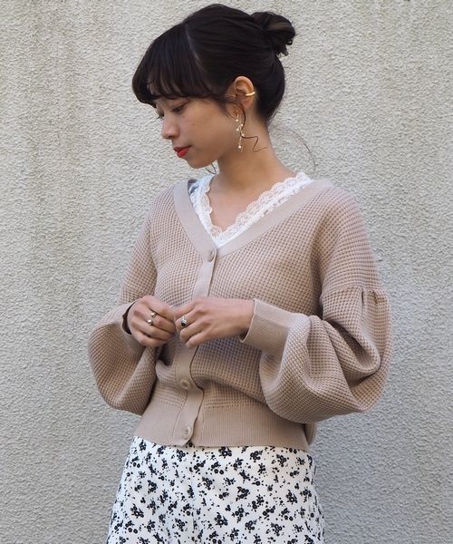 tiptop（ティップトップ）の「ワッフル編みVネックカーディガン（カーディガン/ボレロ・レディース・オフホワイト/ベージュ/グレイッシュベージュ/ラベンダー・FREE）」の8枚目の写真