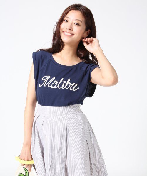 Heather(ヘザー)の「コードシシュウロゴノースリーブ 548710(Tシャツ/カットソー・レディース・アイボリー/レッド/ネイビー・FREE)」の3枚目の写真