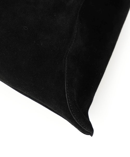 MARROW（マロウ）の「【MARROW(マロ―)】《STUDIOUS別注・スタイリスト百々千晴氏コラボ》ミディアムスウェードピローバッグ（トートバッグ・レディース・ブラック/カーキ/ブラウン・SMALL）」の9枚目の写真