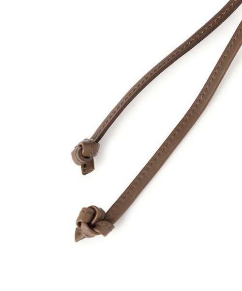 MARROW（マロウ）の「【MARROW(マロ―)】《STUDIOUS別注・スタイリスト百々千晴氏コラボ》ミディアムスウェードピローバッグ（トートバッグ・レディース・ブラック/カーキ/ブラウン・SMALL）」の15枚目の写真