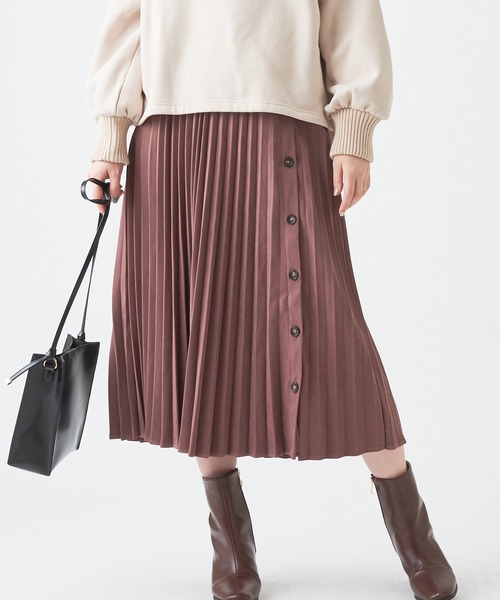 natural couture(ナチュラルクチュール)の「多釦デザインプリーツスカート(スカート・レディース・パープル/ブラウン/アイボリー/その他/ミント・FREE)」の3枚目の写真