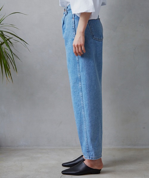 Libra Cue（リブラ キュー）の「Libra ハイウエストテーパードデニム（デニムパンツ・レディース・ライトブルー・MEDIUM/LARGE）」の6枚目の写真