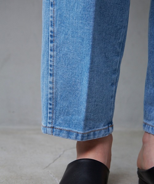 Libra Cue（リブラ キュー）の「Libra ハイウエストテーパードデニム（デニムパンツ・レディース・ライトブルー・MEDIUM/LARGE）」の12枚目の写真