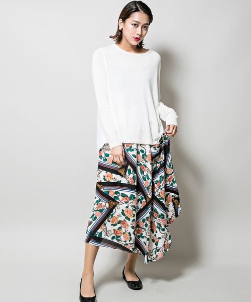 MILLION CARATS（ミリオンカラッツ）の「ジョーゼットフラワーパネルスカート（スカート・レディース・ベージュ/パープル/サックスブルー・FREE）」の2枚目の写真