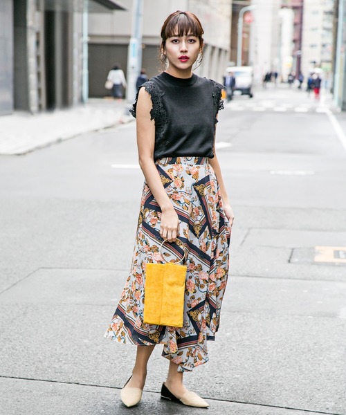 MILLION CARATS（ミリオンカラッツ）の「ジョーゼットフラワーパネルスカート（スカート・レディース・ベージュ/パープル/サックスブルー・FREE）」の13枚目の写真