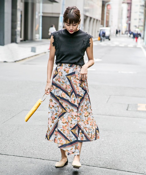 MILLION CARATS（ミリオンカラッツ）の「ジョーゼットフラワーパネルスカート（スカート・レディース・ベージュ/パープル/サックスブルー・FREE）」の16枚目の写真