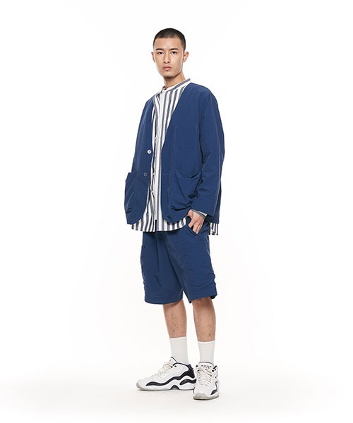 plain-me（プレインミー）の「plain-me ナイロン吸湿性ノーカラージャケット（ノーカラージャケット・メンズ・グレイッシュブルー/ベージュ・LARGE/SMALL/MEDIUM）」の8枚目の写真