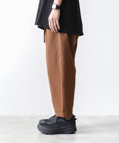 KAZUYUKI KUMAGAI ATTACHMENT（カズユキクマガイアタッチメント）の「W/peシャンブレーギャバ ベルト付きワイドテーパードパンツ（スラックス・メンズ・ブラウン/ブラック/ベージュ・2/3/1）」の6枚目の写真