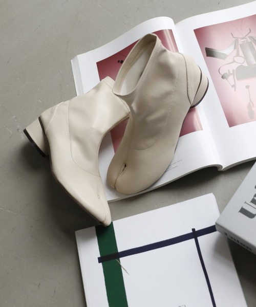 VIVIAN（ヴィヴィアン）の「足袋デザインストレッチショートブーツ タビブーツ（ブーツ・レディース・ブラック/ダークブラウン/アイボリー/シルバー・S/M/L/LL）」の16枚目の写真