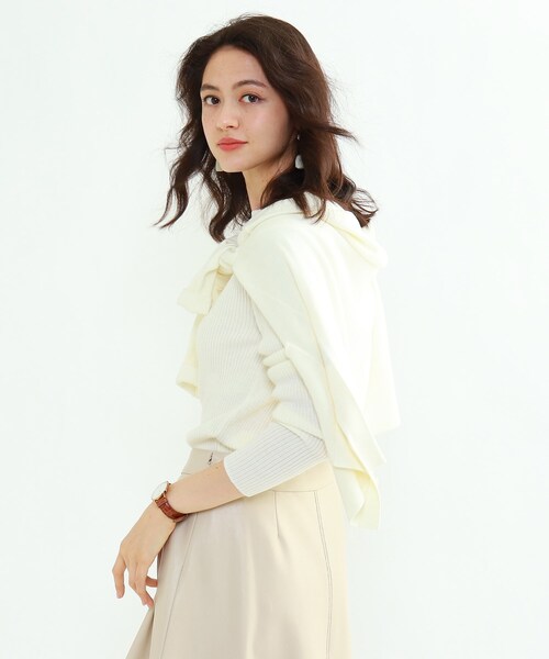 INDIVI（インディヴィ）の「ハイゲージカーディガ+リブ編みインナー アンサンブル（アンサンブル・レディース・ブラック/ベージュ・38）」の19枚目の写真