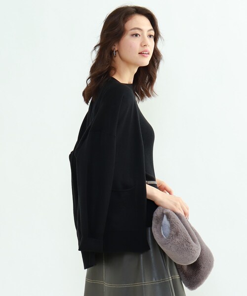 INDIVI（インディヴィ）の「ハイゲージカーディガ+リブ編みインナー アンサンブル（アンサンブル・レディース・ブラック/ベージュ・38）」の20枚目の写真