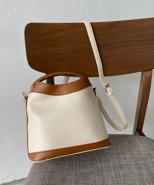 Aunt Marie's(アントマリーズ)の「【A4対応】【ショルダー取り外し可能】ワンハンドルミニバッグ/AUNT MARIE'S(ハンドバッグ・レディース・ベージュ/ブラック/ダークブラウン/ブラウン・FREE)」の4枚目の写真