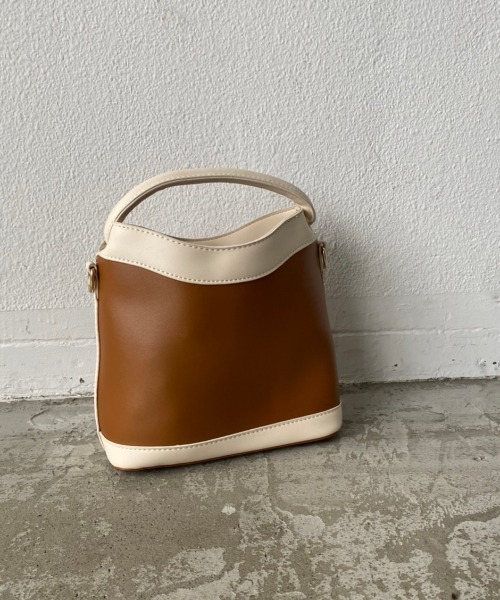 Aunt Marie's(アントマリーズ)の「【A4対応】【ショルダー取り外し可能】ワンハンドルミニバッグ/AUNT MARIE'S(ハンドバッグ・レディース・ベージュ/ブラック/ダークブラウン/ブラウン・FREE)」の3枚目の写真