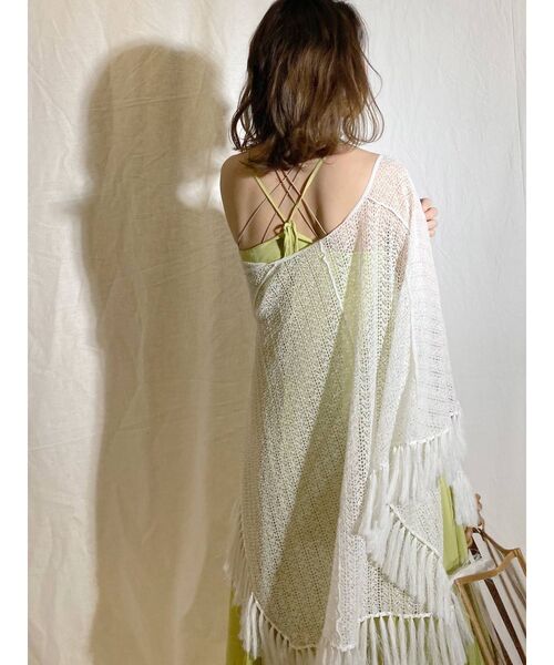 MERCURYDUO（マーキュリーデュオ）の「フリンジ付ニットポンチョ（ニット/セーター・レディース・ベージュ/オフホワイト・FREE）」の13枚目の写真