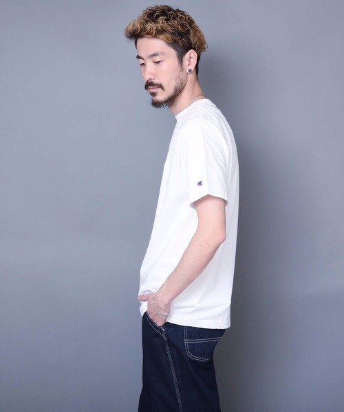 Champion（チャンピオン）の「【Champion/チャンピオン】マルチカラーロゴ入り刺繍Ｔシャツ　コットン100％　自然な風合い　刺繍ロゴ　ジョックタグ（Tシャツ/カットソー・メンズ・ホワイト/ブラック/ネイビー/杢グレー・MEDIUM/SMALL/LARGE/X-LARGE）」の8枚目の写真