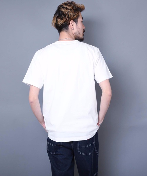 Champion（チャンピオン）の「【Champion/チャンピオン】マルチカラーロゴ入り刺繍Ｔシャツ　コットン100％　自然な風合い　刺繍ロゴ　ジョックタグ（Tシャツ/カットソー・メンズ・ホワイト/ブラック/ネイビー/杢グレー・MEDIUM/SMALL/LARGE/X-LARGE）」の9枚目の写真