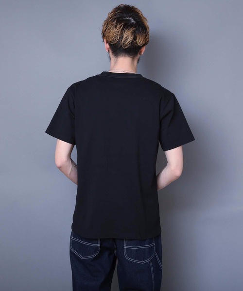 Champion（チャンピオン）の「【Champion/チャンピオン】マルチカラーロゴ入り刺繍Ｔシャツ　コットン100％　自然な風合い　刺繍ロゴ　ジョックタグ（Tシャツ/カットソー・メンズ・ホワイト/ブラック/ネイビー/杢グレー・MEDIUM/SMALL/LARGE/X-LARGE）」の14枚目の写真