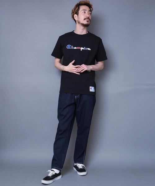 Champion（チャンピオン）の「【Champion/チャンピオン】マルチカラーロゴ入り刺繍Ｔシャツ　コットン100％　自然な風合い　刺繍ロゴ　ジョックタグ（Tシャツ/カットソー・メンズ・ホワイト/ブラック/ネイビー/杢グレー・MEDIUM/SMALL/LARGE/X-LARGE）」の11枚目の写真
