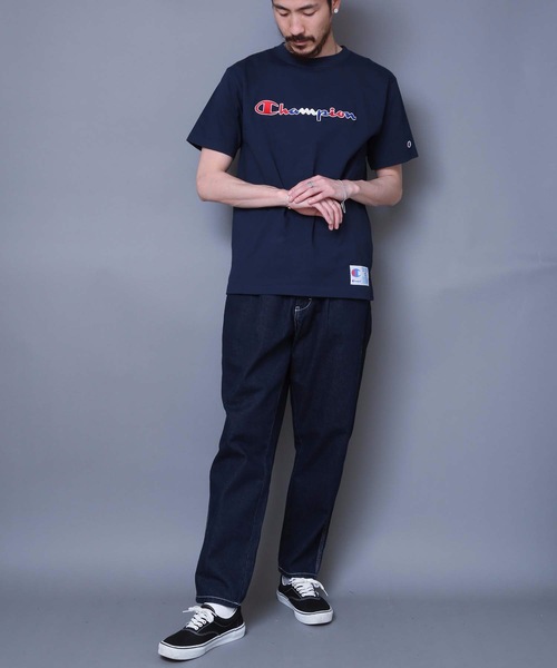 Champion（チャンピオン）の「【Champion/チャンピオン】マルチカラーロゴ入り刺繍Ｔシャツ　コットン100％　自然な風合い　刺繍ロゴ　ジョックタグ（Tシャツ/カットソー・メンズ・ホワイト/ブラック/ネイビー/杢グレー・MEDIUM/SMALL/LARGE/X-LARGE）」の21枚目の写真