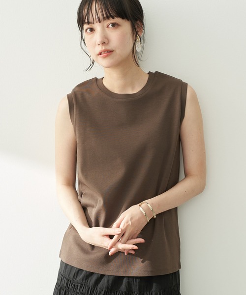 earth music&ecology（アースミュージックアンドエコロジー）の「スムーススリーブレスカットソー ＊（Tシャツ/カットソー・レディース・ブラック/ブラウン/オフホワイト/ピンク/ミント/グレイッシュベージュ・M/L）」の4枚目の写真