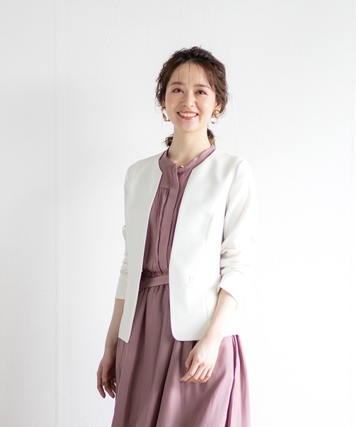 WHITE JOOLA（ホワイトジョーラ）の「【手洗いできる】強撚ポリストレッチ・カラーレスジャケット（ノーカラージャケット・レディース・オフホワイト/モカ/ネイビー/サックスブルー・7号/9号/11号/13号）」の2枚目の写真