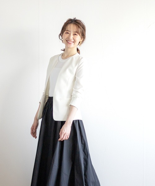 WHITE JOOLA（ホワイトジョーラ）の「【手洗いできる】強撚ポリストレッチ・カラーレスジャケット（ノーカラージャケット・レディース・オフホワイト/モカ/ネイビー/サックスブルー・7号/9号/11号/13号）」の8枚目の写真