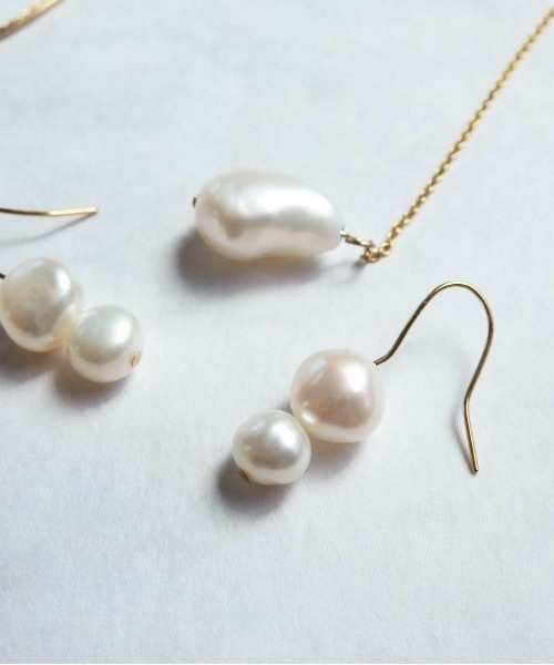 ISS（イズ）の「ISS: OYAKO 淡水パールピアス（ピアス（両耳用）・レディース・ゴールド・FREE）」の3枚目の写真