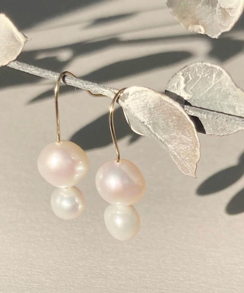 ISS（イズ）の「ISS: OYAKO 淡水パールピアス（ピアス（両耳用）・レディース・ゴールド・FREE）」の7枚目の写真