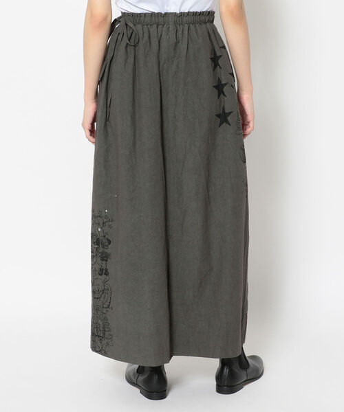 ONE MADE（ワンメイド）の「ONE MADE（ワンメイド）別注カーゴスカート（スカート・レディース・カーキ・FREE）」の2枚目の写真